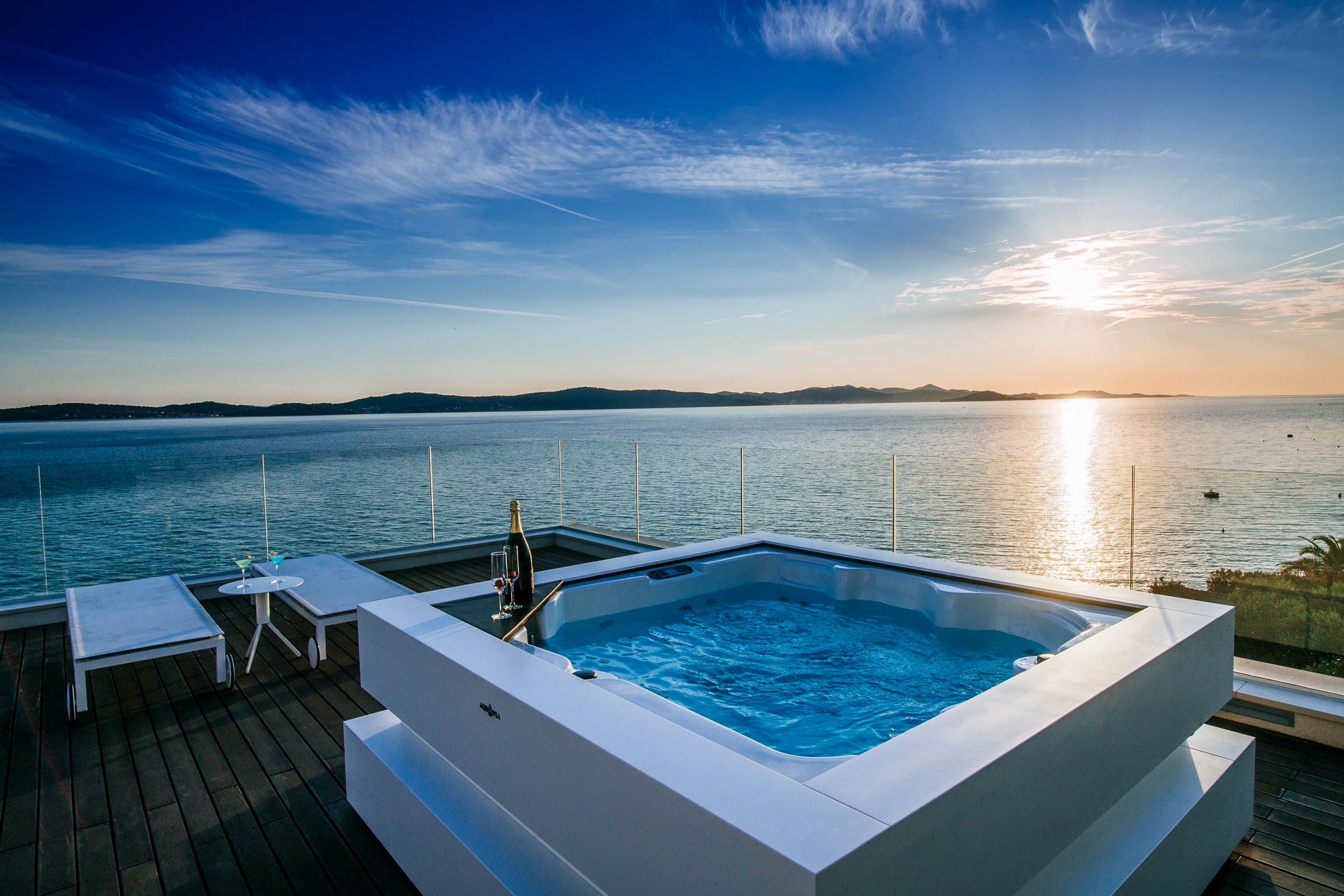 Rooftop jacuzzi